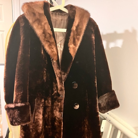 Sheared Vintage fur coat with mink collar - Picture 1 of 6